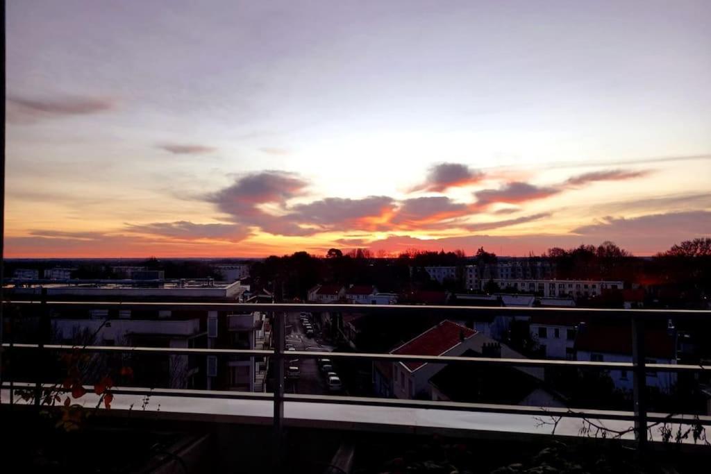 Le Nid : Rooftop Moderne Surplombant La Ville Nantes Luaran gambar