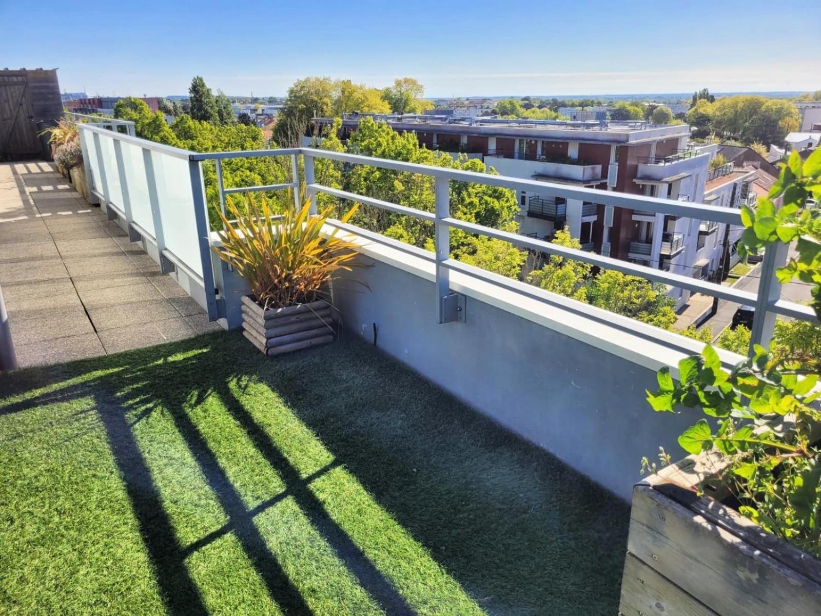 Le Nid : Rooftop Moderne Surplombant La Ville Nantes Luaran gambar